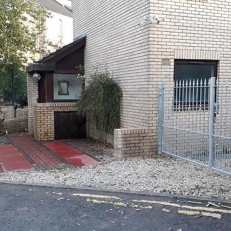 グラスゴー Bright City Centre House - Private Garden & Parking!ヴィラ エクステリア 写真