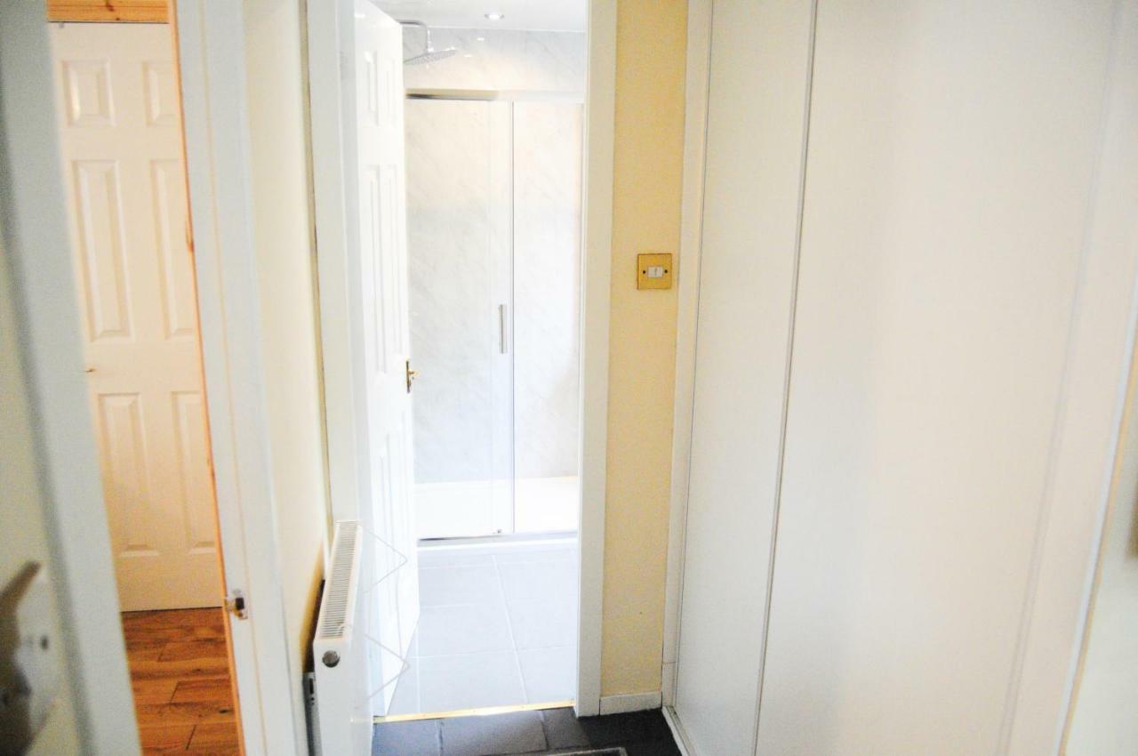 グラスゴー Bright City Centre House - Private Garden & Parking!ヴィラ エクステリア 写真